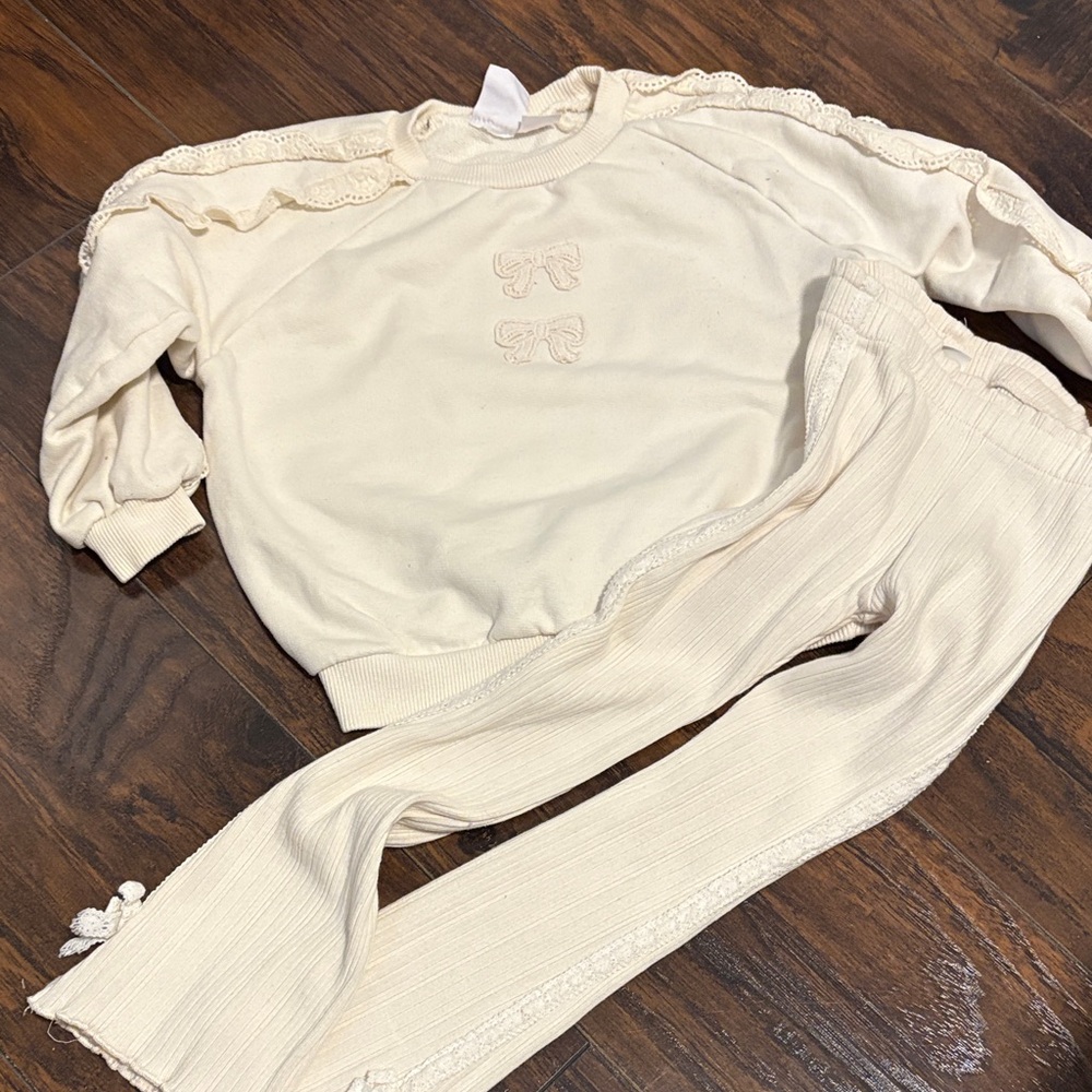 Zara Ivory Knit Top with Ruffle Trim Sweater and Leggings Set Toddlers size 5